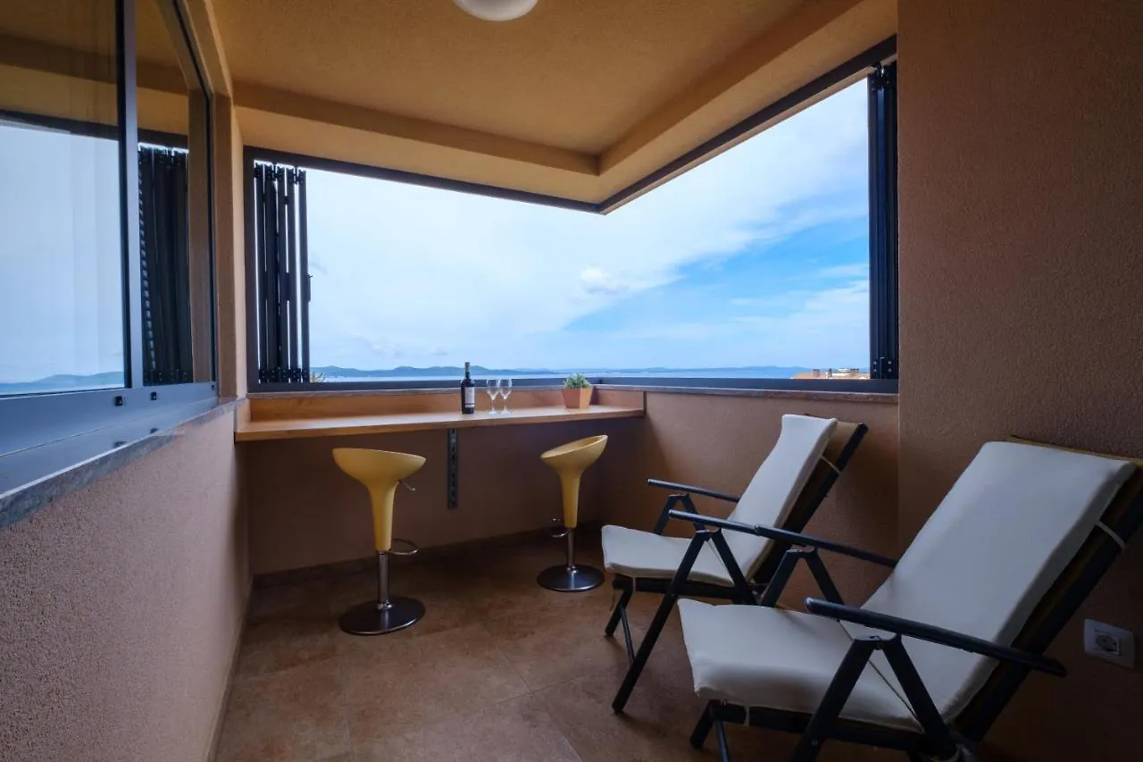 Apartments Luana With Private Jacuzzi Zadar