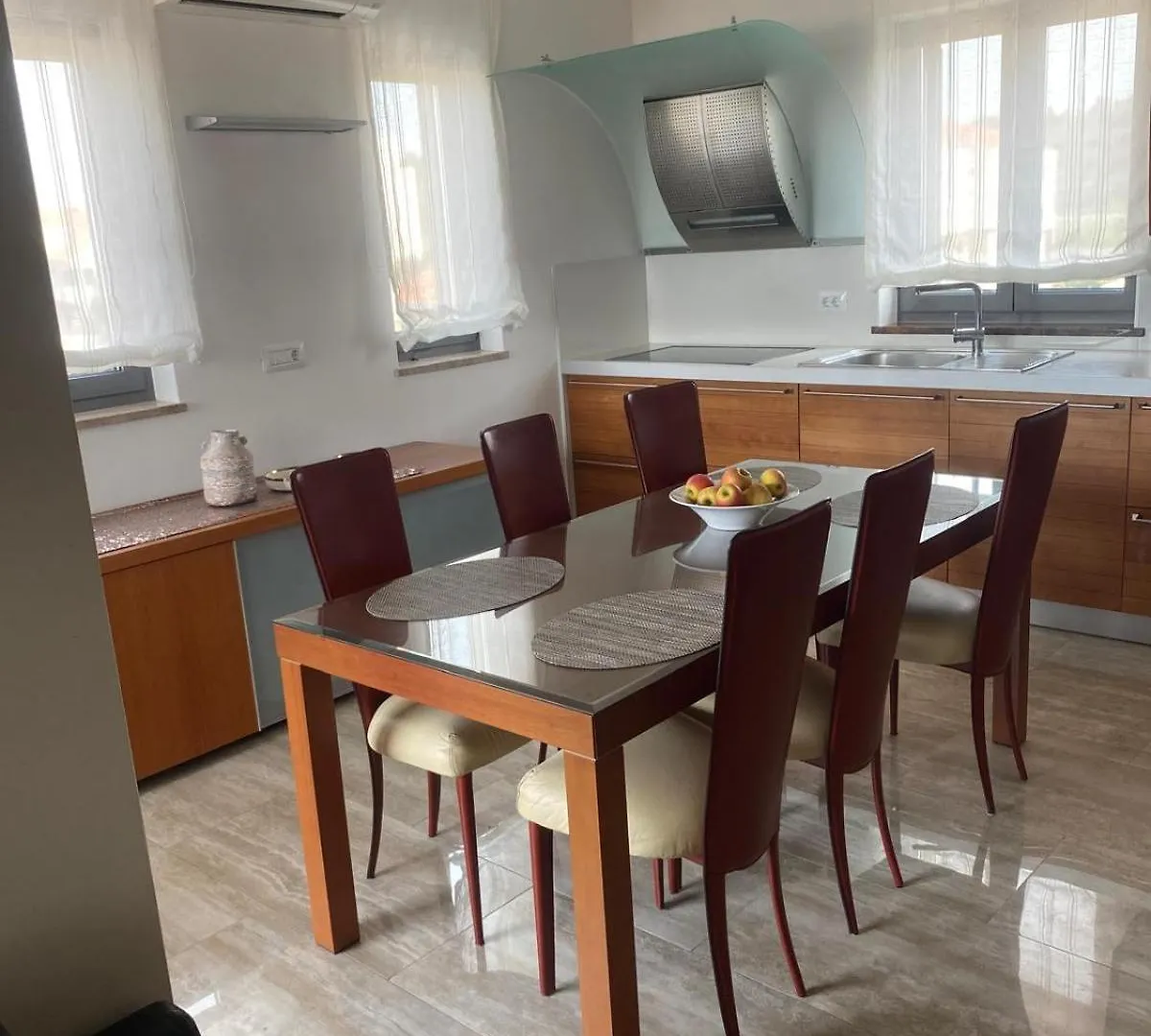Apartments Luana With Private Jacuzzi Zadar 0*,  Kroatië