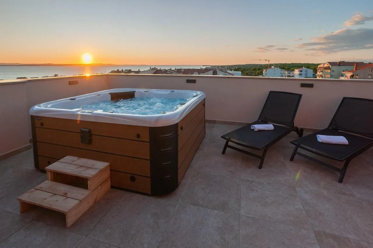 Apartments Luana With Private Jacuzzi Zadar 0*,